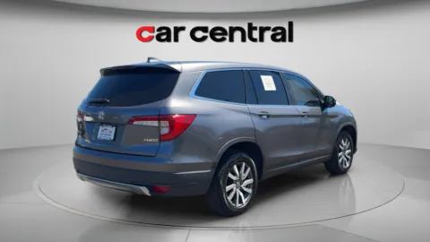 More photos of 2020 Honda Pilot EX-L at Car Central Milford, CT
