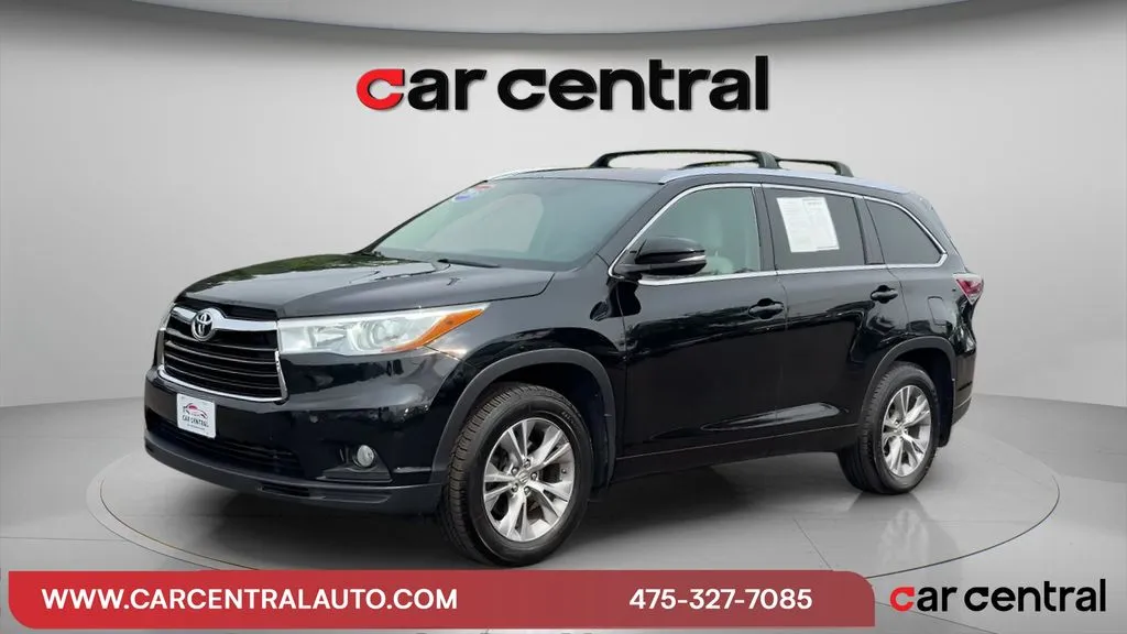 Black 2015 Toyota Highlander XLE V6 for sale in Milford, CT