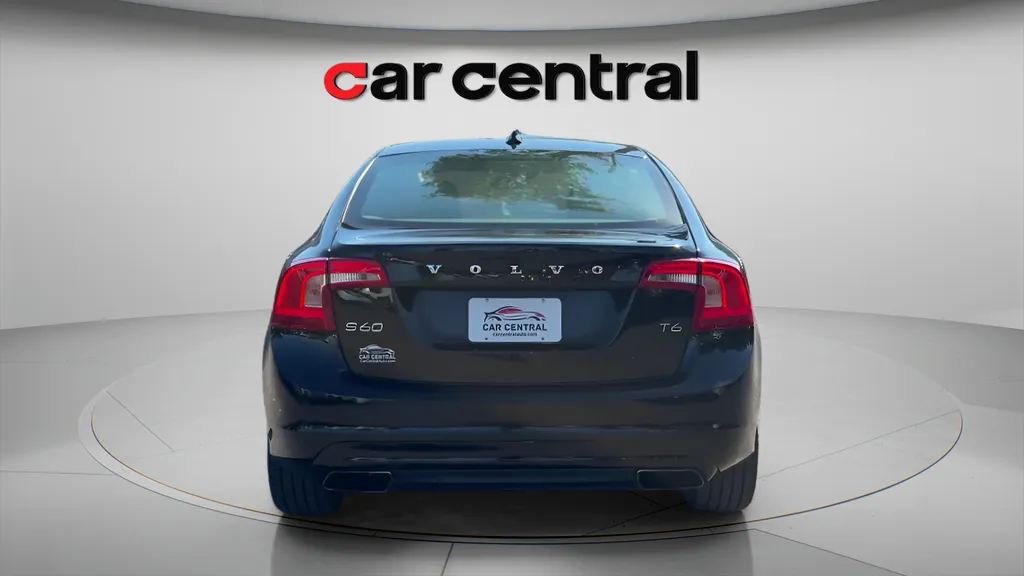 More photos of 2015 Volvo S60 T6 at Car Central Milford, CT