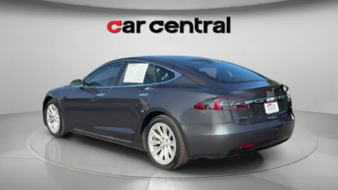 More photos of 2018 Tesla Model S 100D at Car Central Milford, CT