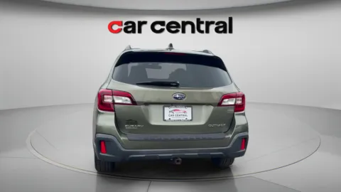 More photos of 2018 Subaru Outback 2.5i at Car Central Milford, CT