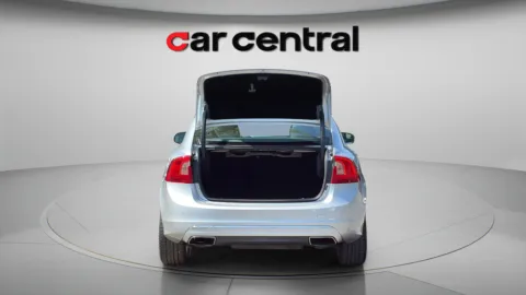 More photos of 2017 Volvo S60 Inscription T5 Platinum at Car Central Milford, CT