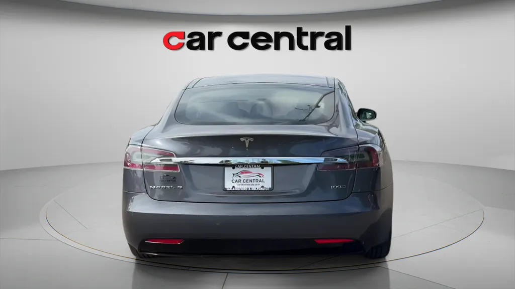More photos of 2017 Tesla Model S 100D at Car Central Milford, CT
