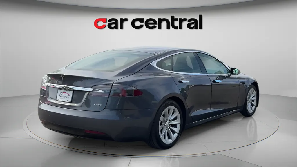 More photos of 2017 Tesla Model S 100D at Car Central Milford, CT