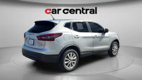 More photos of 2021 Nissan Rogue Sport S at Car Central Milford, CT