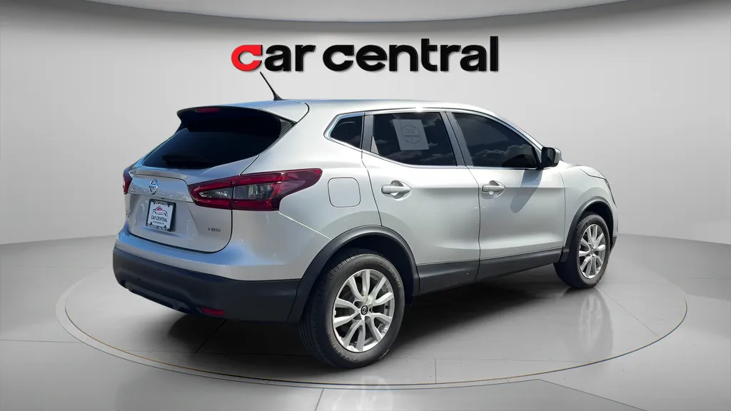 More photos of 2021 Nissan Rogue Sport S at Car Central Milford, CT