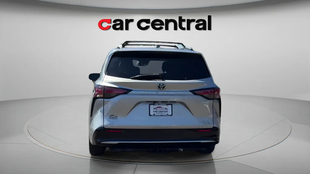 More photos of 2022 Toyota Sienna Platinum at Car Central Milford, CT