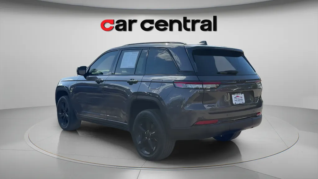 Another view of 2023 Jeep Grand Cherokee Altitude X for sale in Milford, CT at Car Central Milford