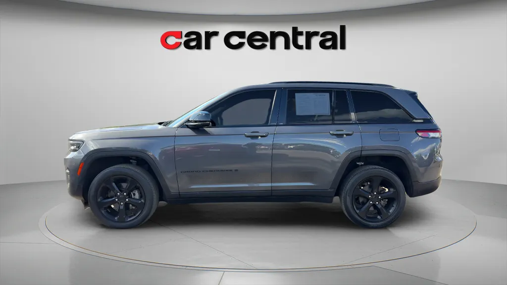 Photos of 2023 Jeep Grand Cherokee Altitude X for sale in Milford, CT at Car Central Milford