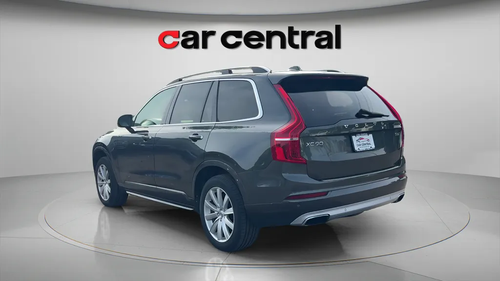 Another view of 2018 Volvo XC90 T6 Momentum for sale in Milford, CT at Car Central Milford