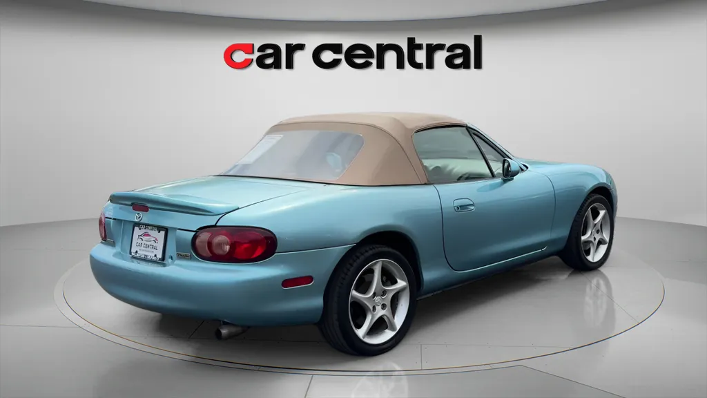 More photos of 2001 Mazda Miata at Car Central Milford, CT
