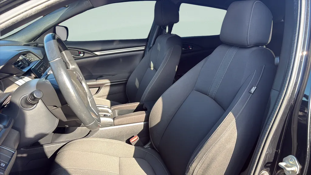 2018 Honda Civic Hatchback Sport - Photo 8