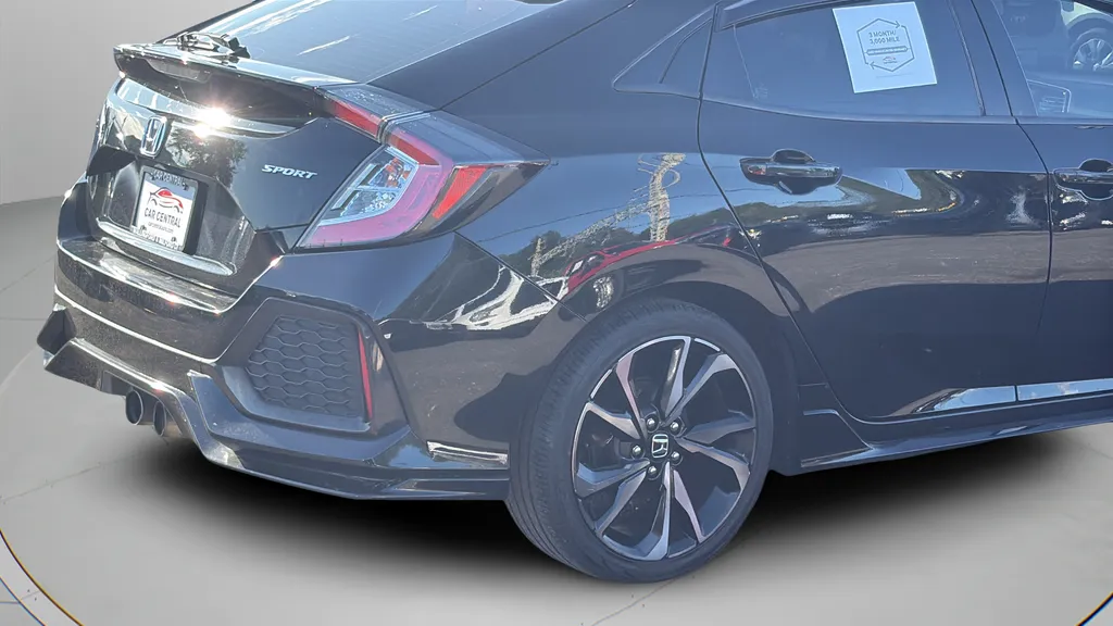 2018 Honda Civic Hatchback Sport - Photo 25