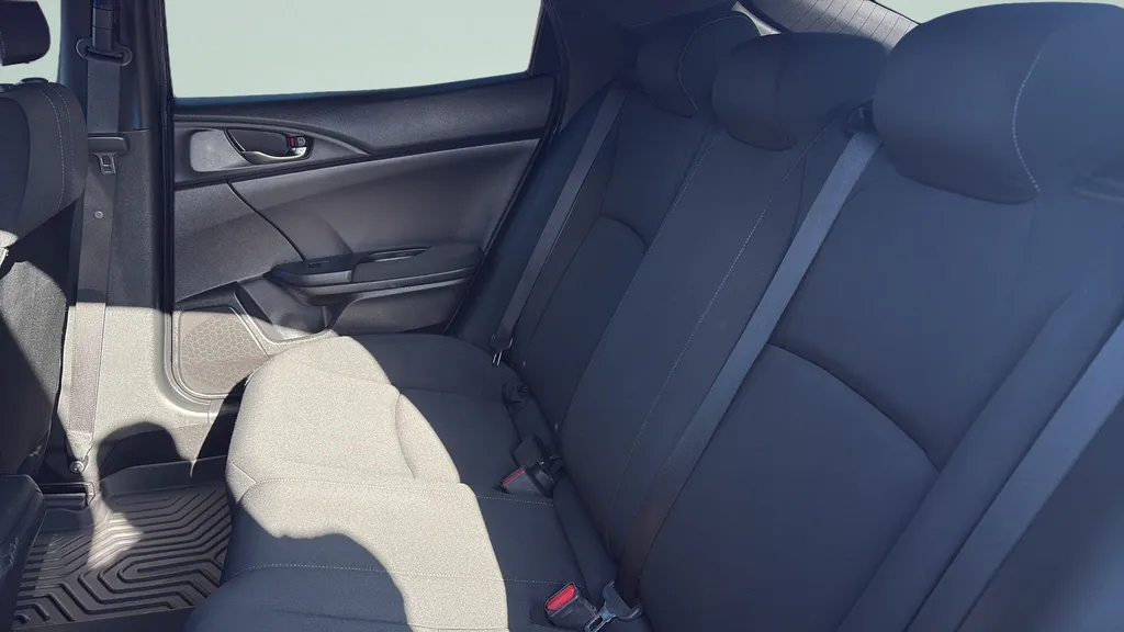 2018 Honda Civic Hatchback Sport - Photo 19