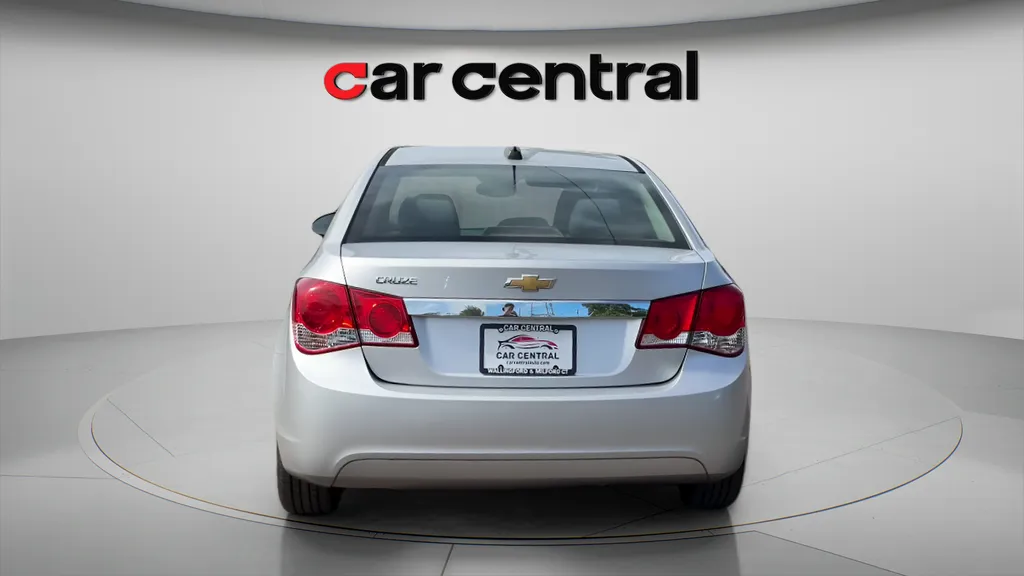 More photos of 2015 Chevrolet Cruze LS at Car Central Milford, CT