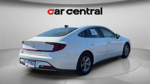 More photos of 2022 Hyundai Sonata SE at Car Central Milford, CT