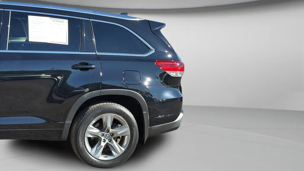 Photos of 2019 Toyota Highlander Hybrid Limited for sale in Milford, CT at Car Central Milford