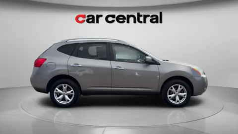 More photos of 2010 Nissan Rogue SL at Car Central Milford, CT