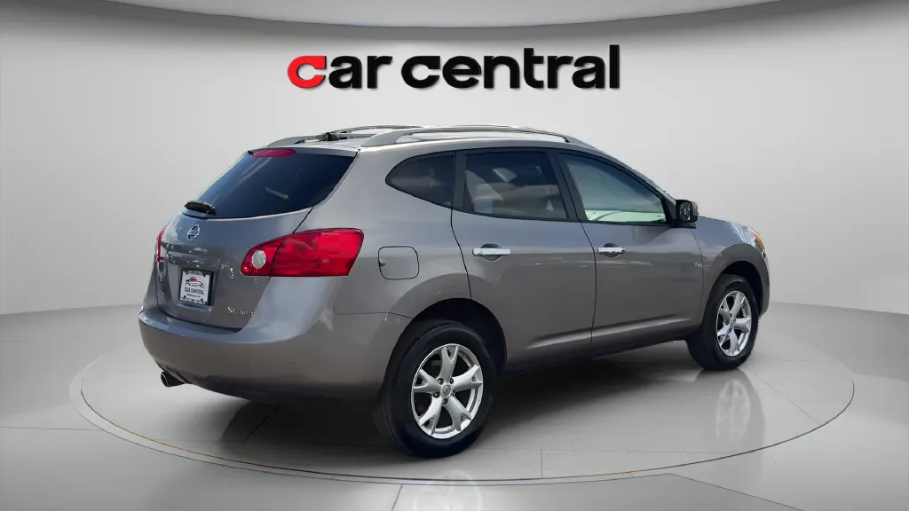 More photos of 2010 Nissan Rogue SL at Car Central Milford, CT