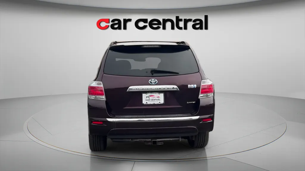 More photos of 2013 Toyota Highlander Hybrid Limited at Car Central Milford, CT