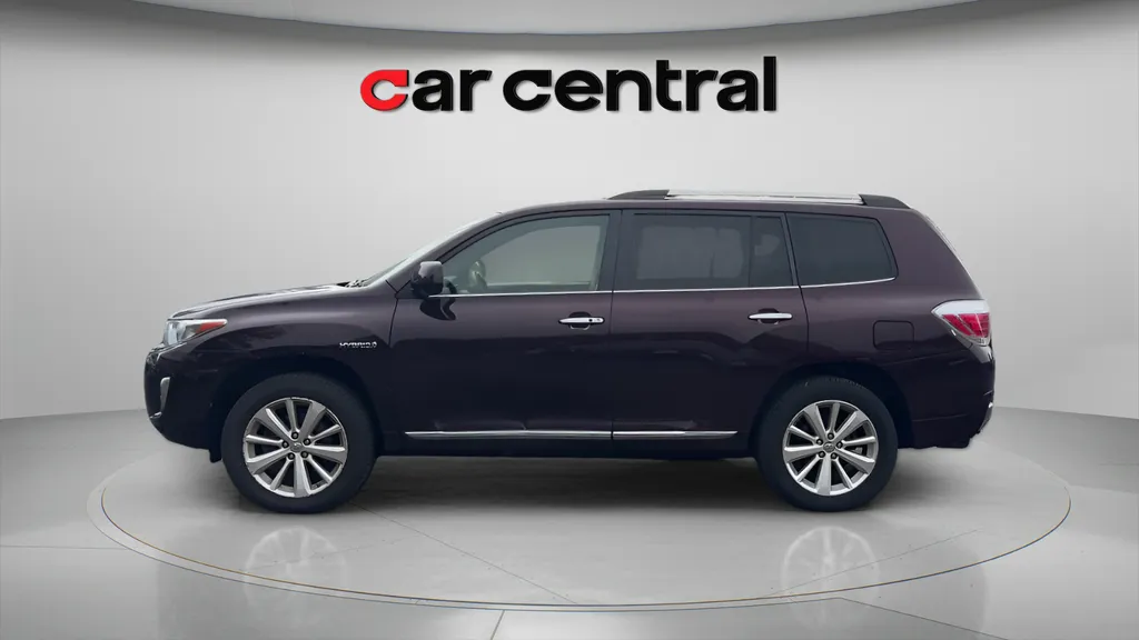 Photos of 2013 Toyota Highlander Hybrid Limited for sale in Milford, CT at Car Central Milford