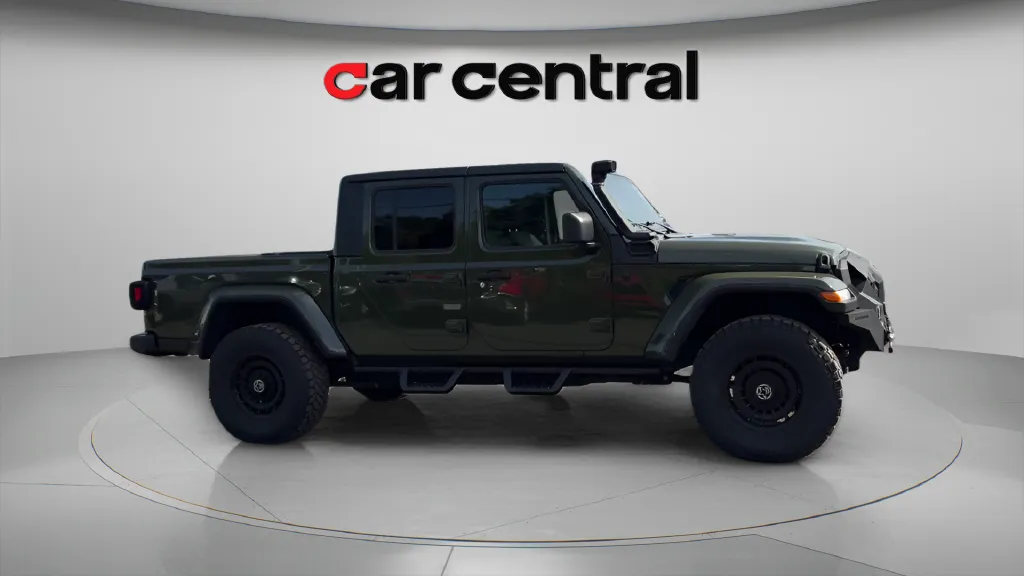 More photos of 2022 Jeep Gladiator Sport at Car Central Milford, CT