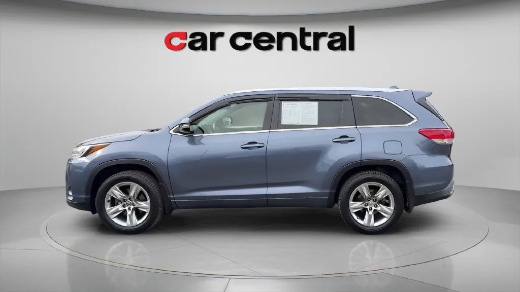 Photos of 2018 Toyota Highlander Limited for sale in Milford, CT at Car Central Milford