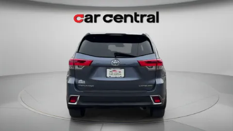 More photos of 2018 Toyota Highlander Limited at Car Central Milford, CT