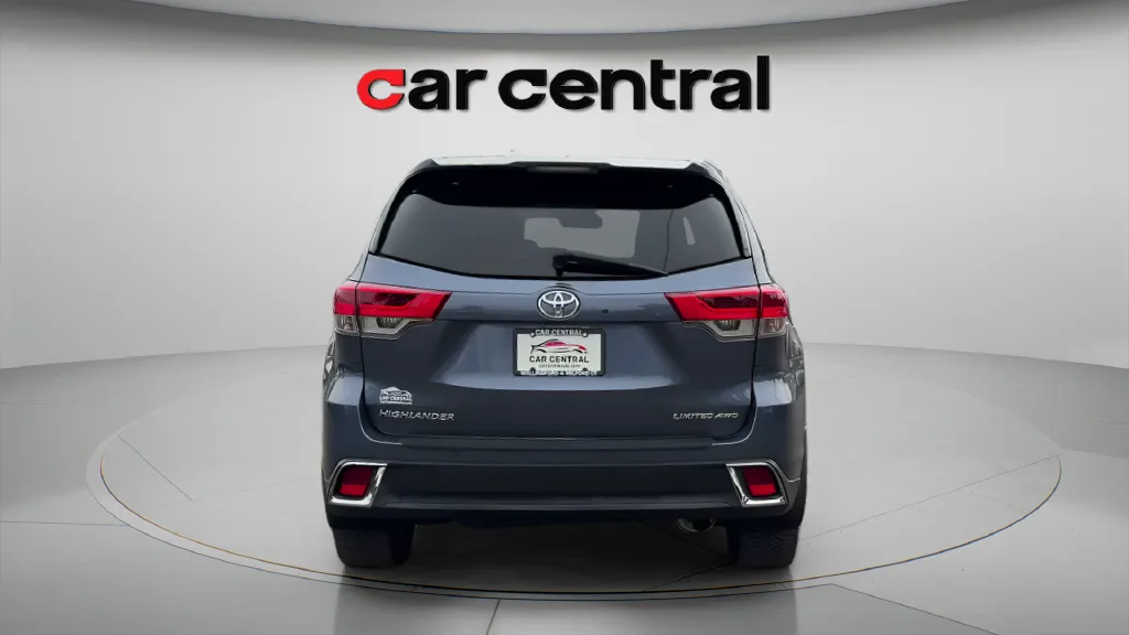 More photos of 2018 Toyota Highlander Limited at Car Central Milford, CT