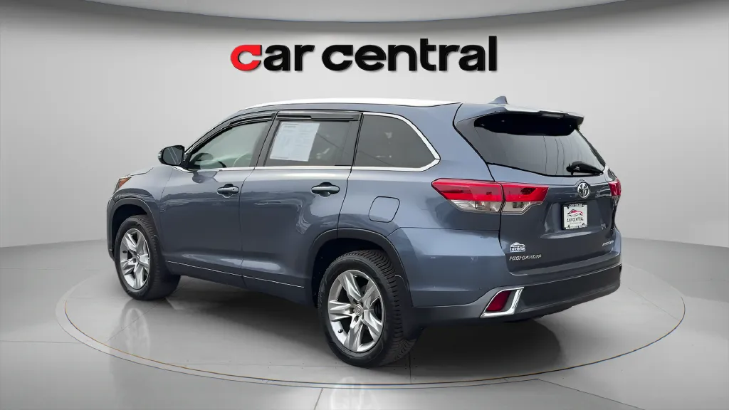 Another view of 2018 Toyota Highlander Limited for sale in Milford, CT at Car Central Milford