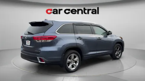 More photos of 2018 Toyota Highlander Limited at Car Central Milford, CT