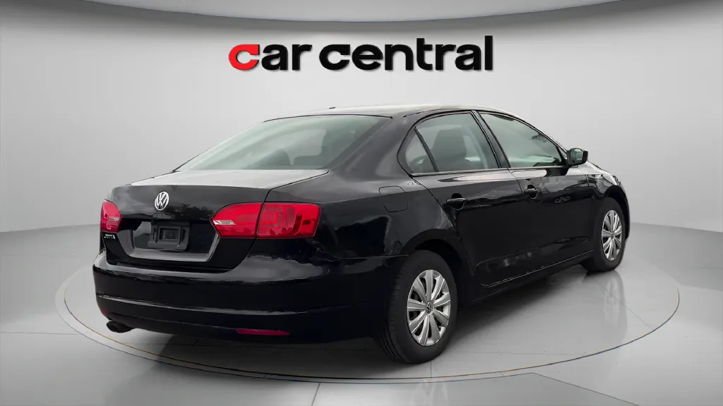 More photos of 2014 Volkswagen Jetta 2.0L S at Car Central Milford, CT