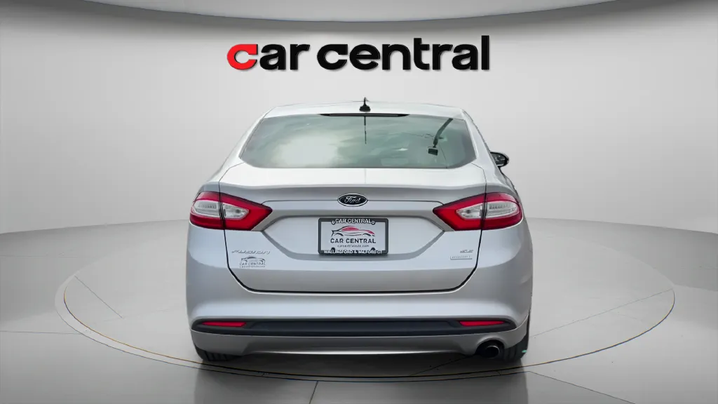 More photos of 2014 Ford Fusion SE at Car Central Milford, CT
