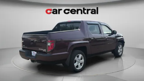 More photos of 2013 Honda Ridgeline RTL at Car Central Milford, CT
