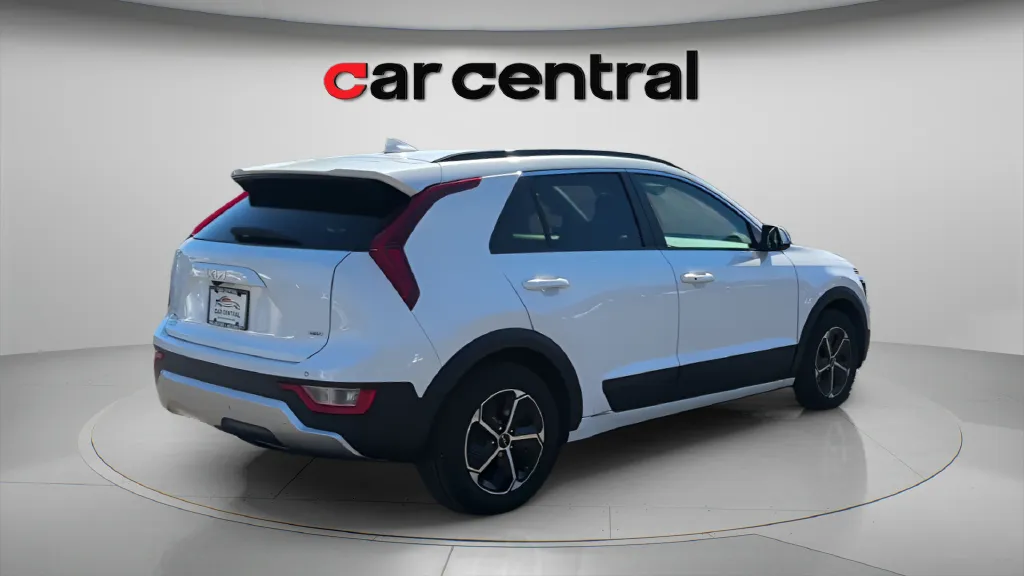 More photos of 2023 Kia Niro EX at Car Central Milford, CT