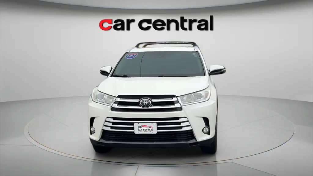 Photos of 2017 Toyota Highlander XLE for sale in Milford, CT at Car Central Milford