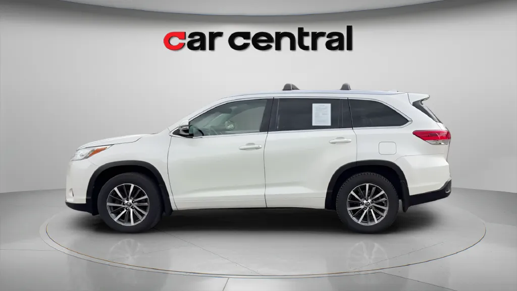 Photos of 2017 Toyota Highlander XLE for sale in Milford, CT at Car Central Milford