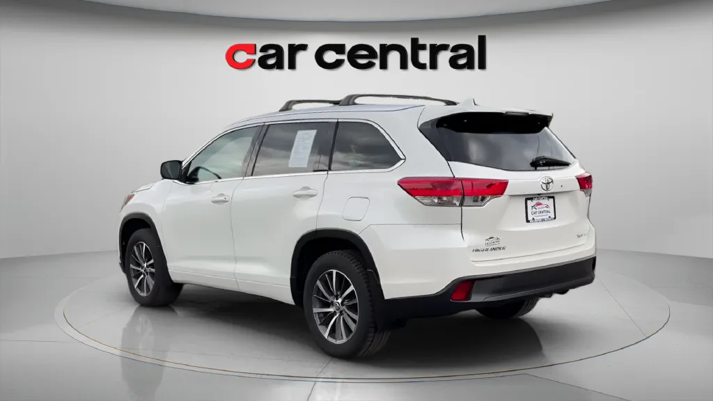 Another view of 2017 Toyota Highlander XLE for sale in Milford, CT at Car Central Milford