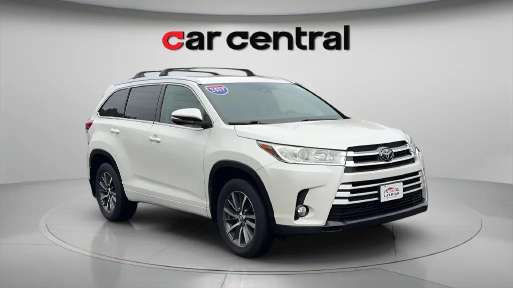 Another view of 2017 Toyota Highlander XLE for sale in Milford, CT at Car Central Milford
