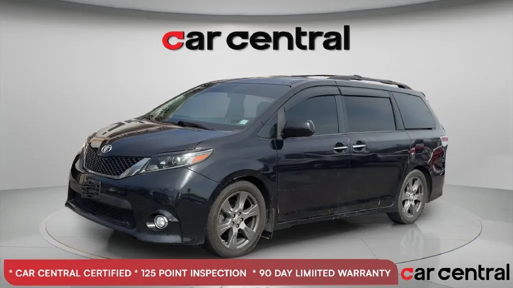 Black 2017 Toyota Sienna SE Premium for sale in Milford, CT