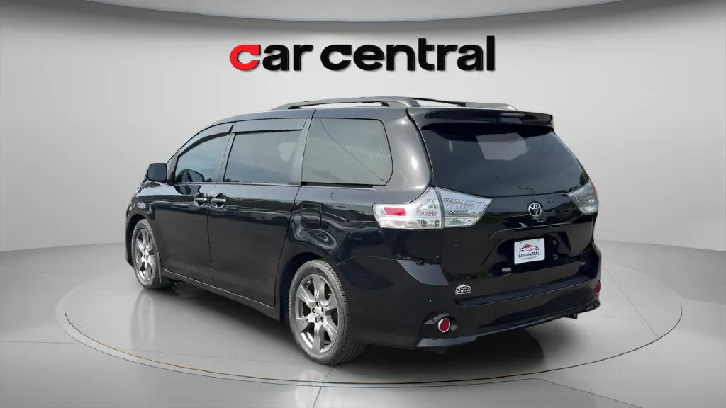 Another view of 2017 Toyota Sienna SE Premium for sale in Milford, CT at Car Central Milford
