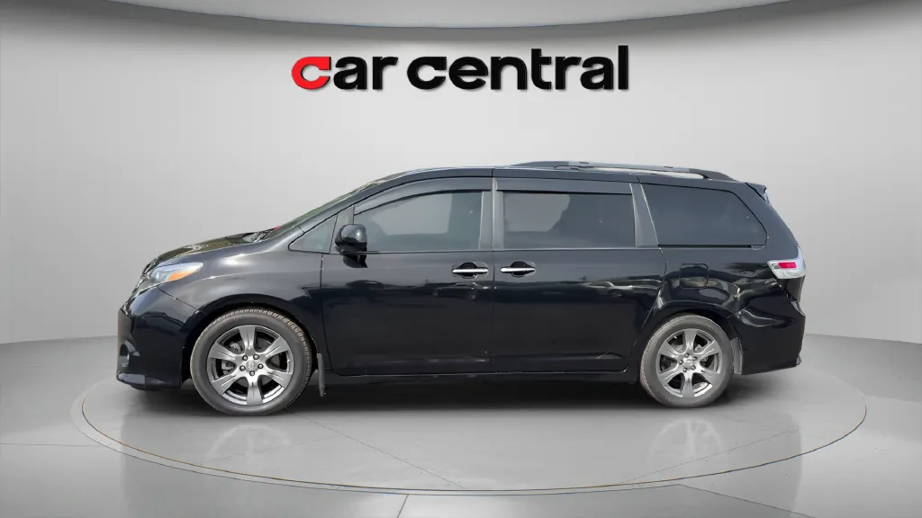Photos of 2017 Toyota Sienna SE Premium for sale in Milford, CT at Car Central Milford