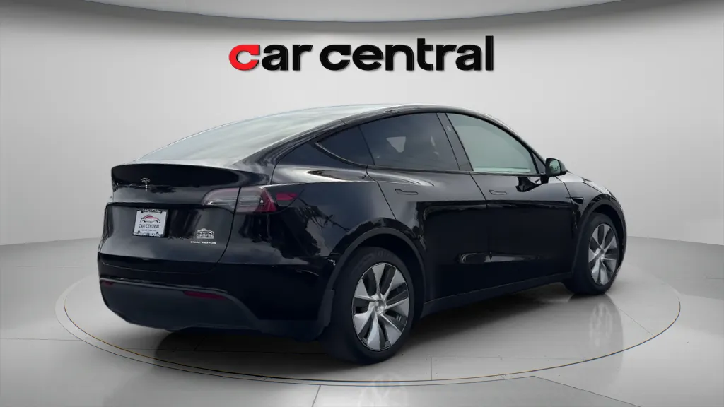 More photos of 2023 Tesla Model Y Long Range at Car Central Milford, CT