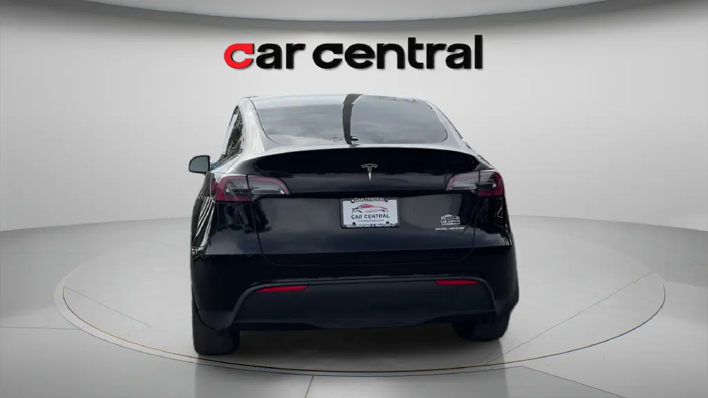 More photos of 2023 Tesla Model Y Long Range at Car Central Milford, CT