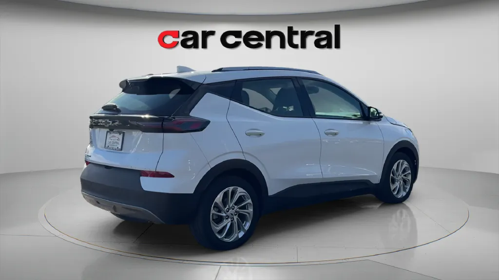 More photos of 2023 Chevrolet Bolt EUV LT at Car Central Milford, CT