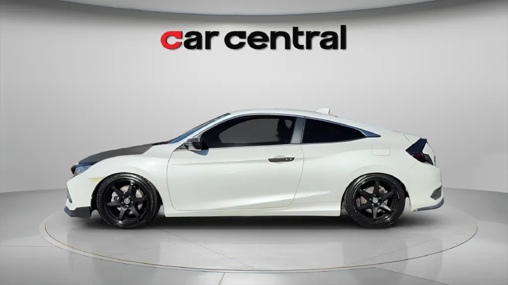Photos of 2017 Honda Civic Si for sale in Milford, CT at Car Central Milford