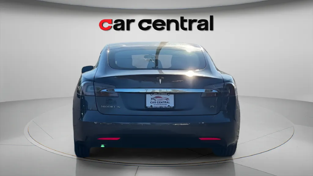 More photos of 2017 Tesla Model S 75D at Car Central Milford, CT