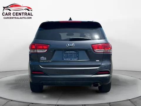 More photos of 2017 Kia Sorento LX at Car Central Milford, CT