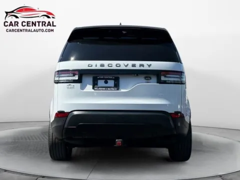 More photos of 2020 Land Rover Discovery SE at Car Central Milford, CT