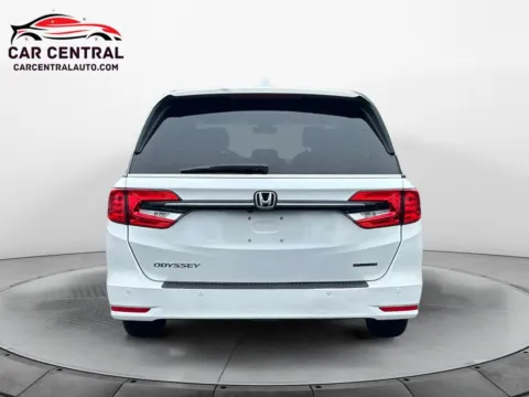 More photos of 2022 Honda Odyssey Touring at Car Central Milford, CT